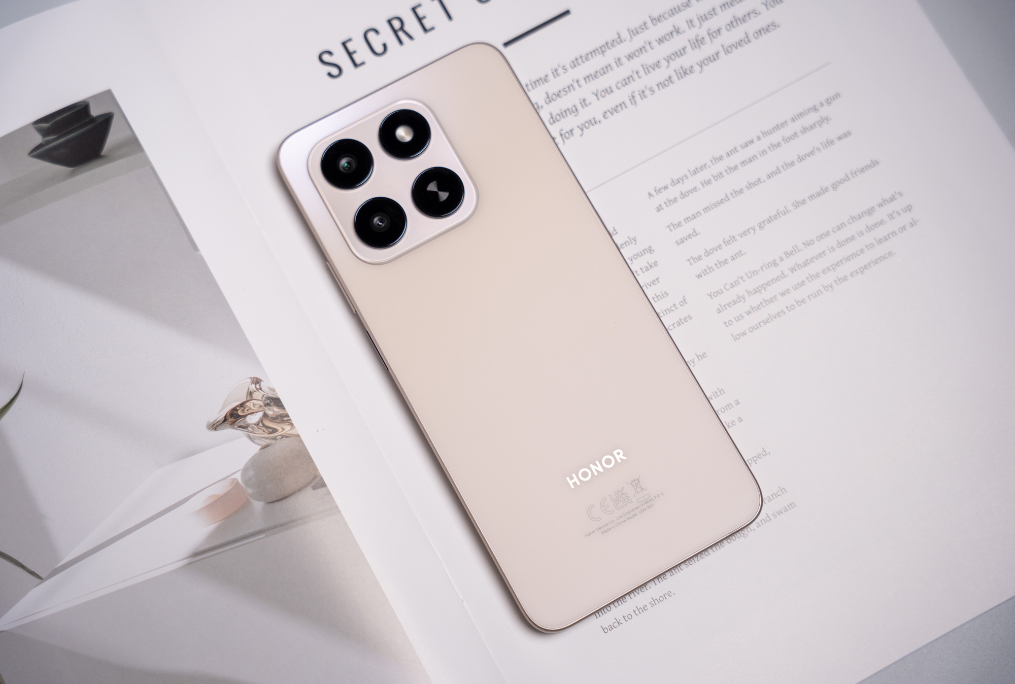 HONOR X7d thể hiện sự bền bỉ qua thử nghiệm thực tế Thử nghiệm chịu va đập và chống nước của HONOR X7d