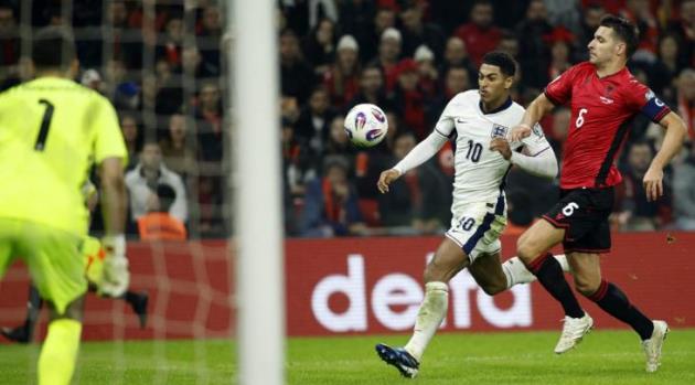 Bellingham được đá chính trước Albania. Bellingham thi đấu chính thức trận gặp Albania