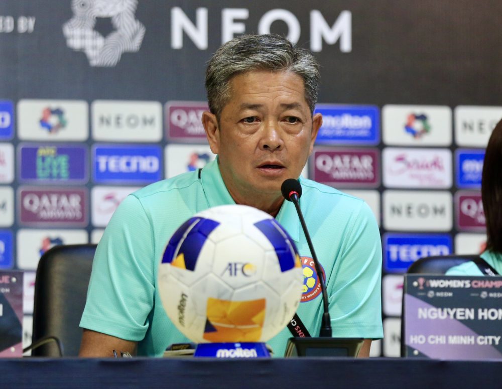 HLV Nguyễn Hồng Phẩm HLV Nguyen Hong Pham