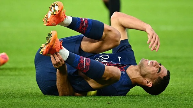 Hakimi chấn thương khiến PSG phải tìm hậu vệ phải
