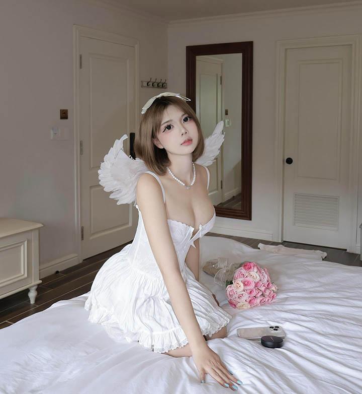 Hot TikToker khoe dáng với chiếc váy ren cũng làm cả chục ngàn fan lo “giữ chuỗi tháng 11 Fan bày tỏ sự thích thú trước thần thái nổi bật của Hà Phương Boo