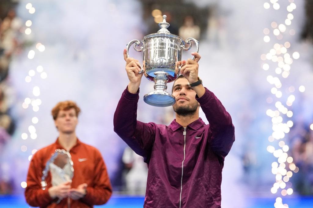 Alcaraz vô địch US Open sau khi thua Sinner ở chung kết Wimbledon