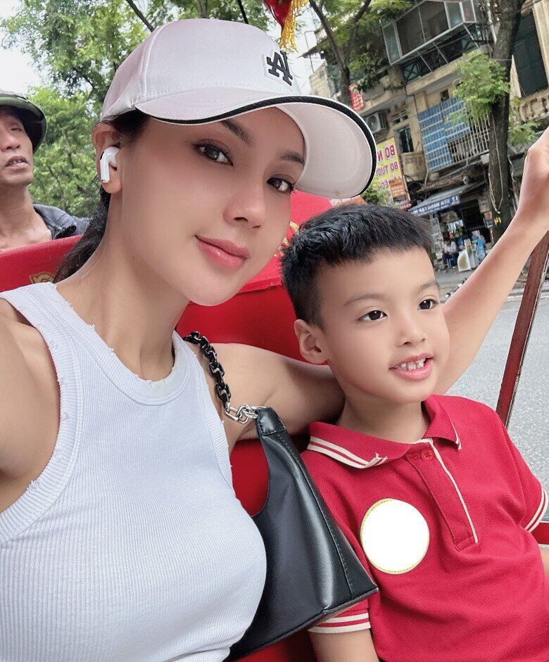 Nga Tây hiện là mẹ đơn thân độc lập đang phát triển sự nghiệp.