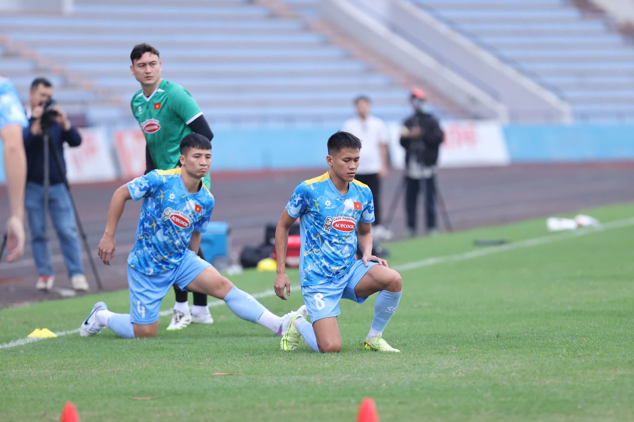 Văn Lâm hy vọng kịp bình phục chấn thương trước trận gặp Lào