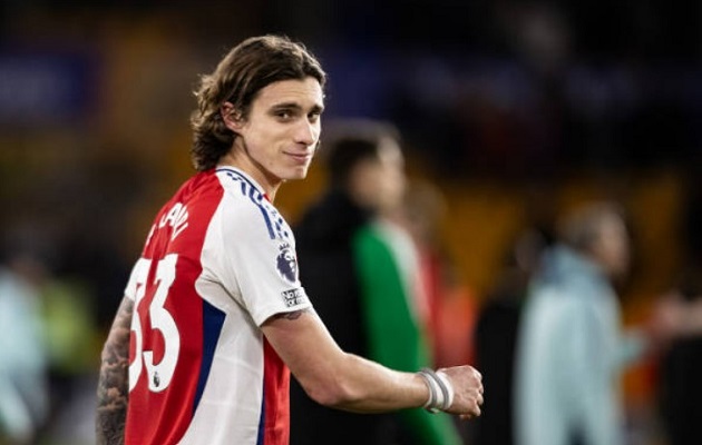 Riccardo Calafiori tập riêng vì đau hông