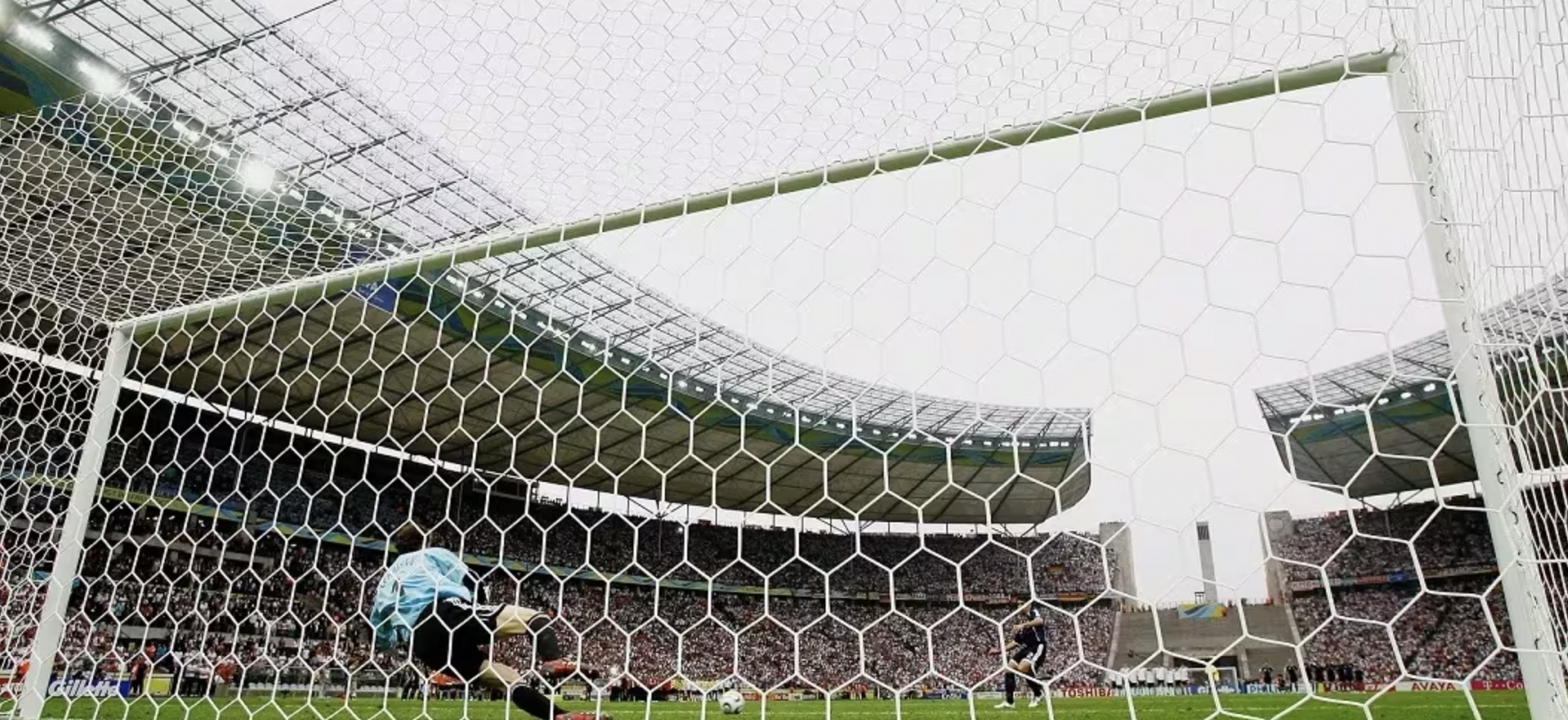 Cuộc đối đầu giữa thủ môn và cầu thủ thực hiện penalty là cuộc đấu tranh tâm lí Cuộc đối đầu giữa thủ môn và cầu thủ thực hiện penalty là cuộc đấu tranh tâm lí