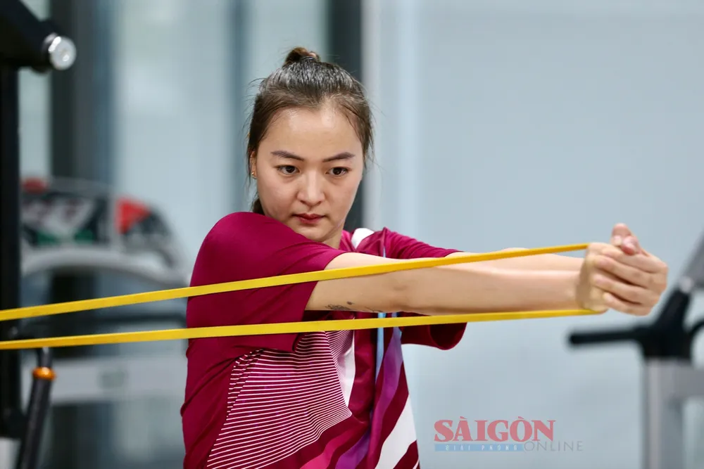 Chân dài chủ công trong buổi tập thể lực