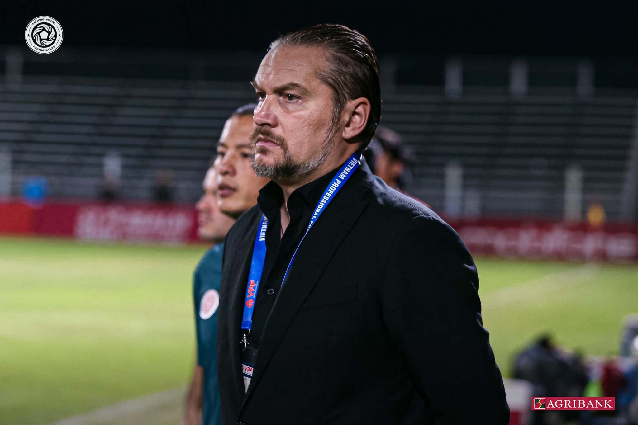 HLV Popov phản ứng lạ khi Thể Công Viettel gặp sự cố, bị đối phương chia điểm