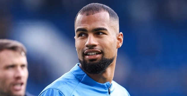 Robert Sanchez đập tan tin đồn rời Chelsea.