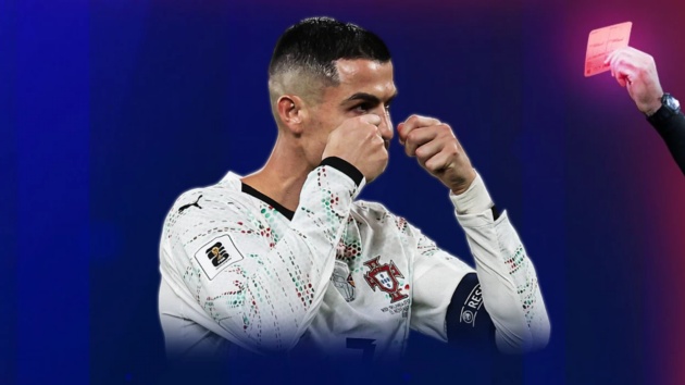 CR7 tạm chia tay đội tuyển quốc gia. Cristiano Ronaldo rời tuyển Bồ Đào Nha sau thẻ đỏ