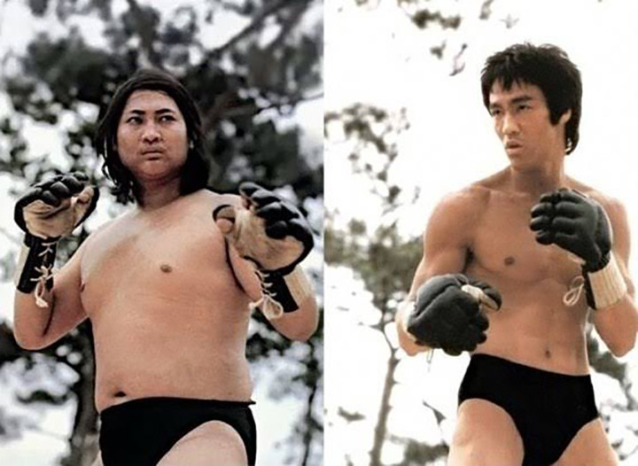 Chiếc găng tay trong phim được thiết kế để Lý Tiểu Long sử dụng kỹ thuật đấm và khóa siết