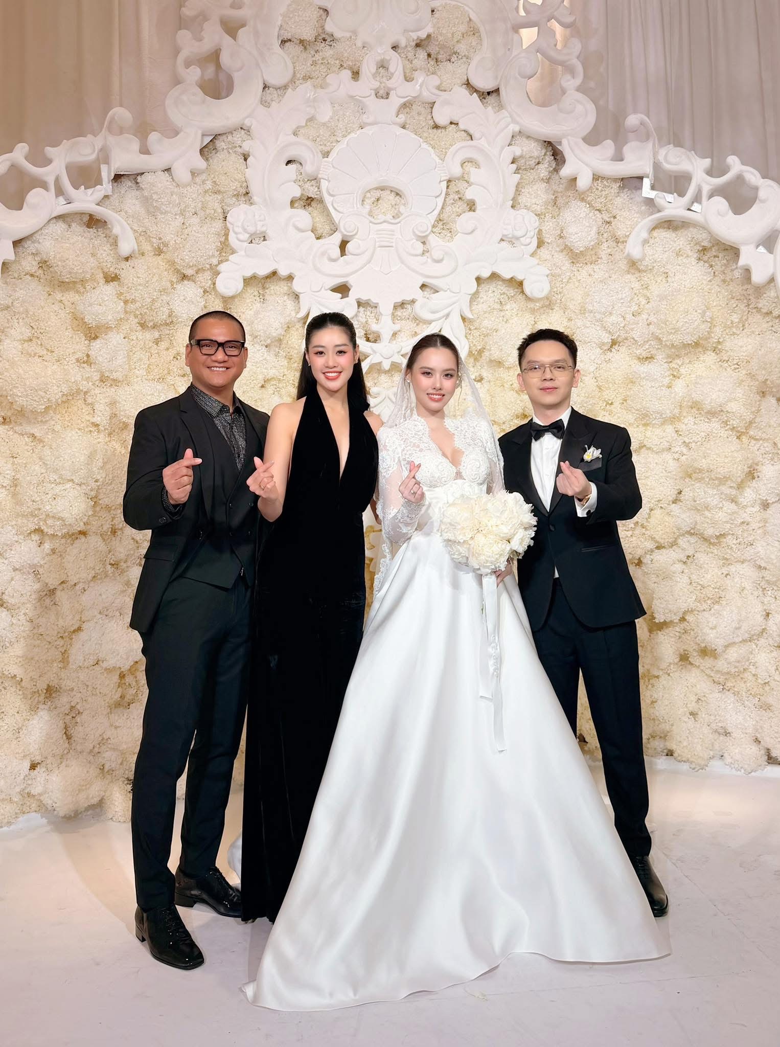 Đám cưới Á hậu Tâm Như và chồng doanh nhân: Cô dâu khóc nức nở, Khánh Vân, Ngọc Châu và dàn sao Việt đổ bộ- Ảnh 4. Vợ chồng Khánh Vân và nhiếp ảnh gia Long Nguyễn đến chúc phúc Tâm Như