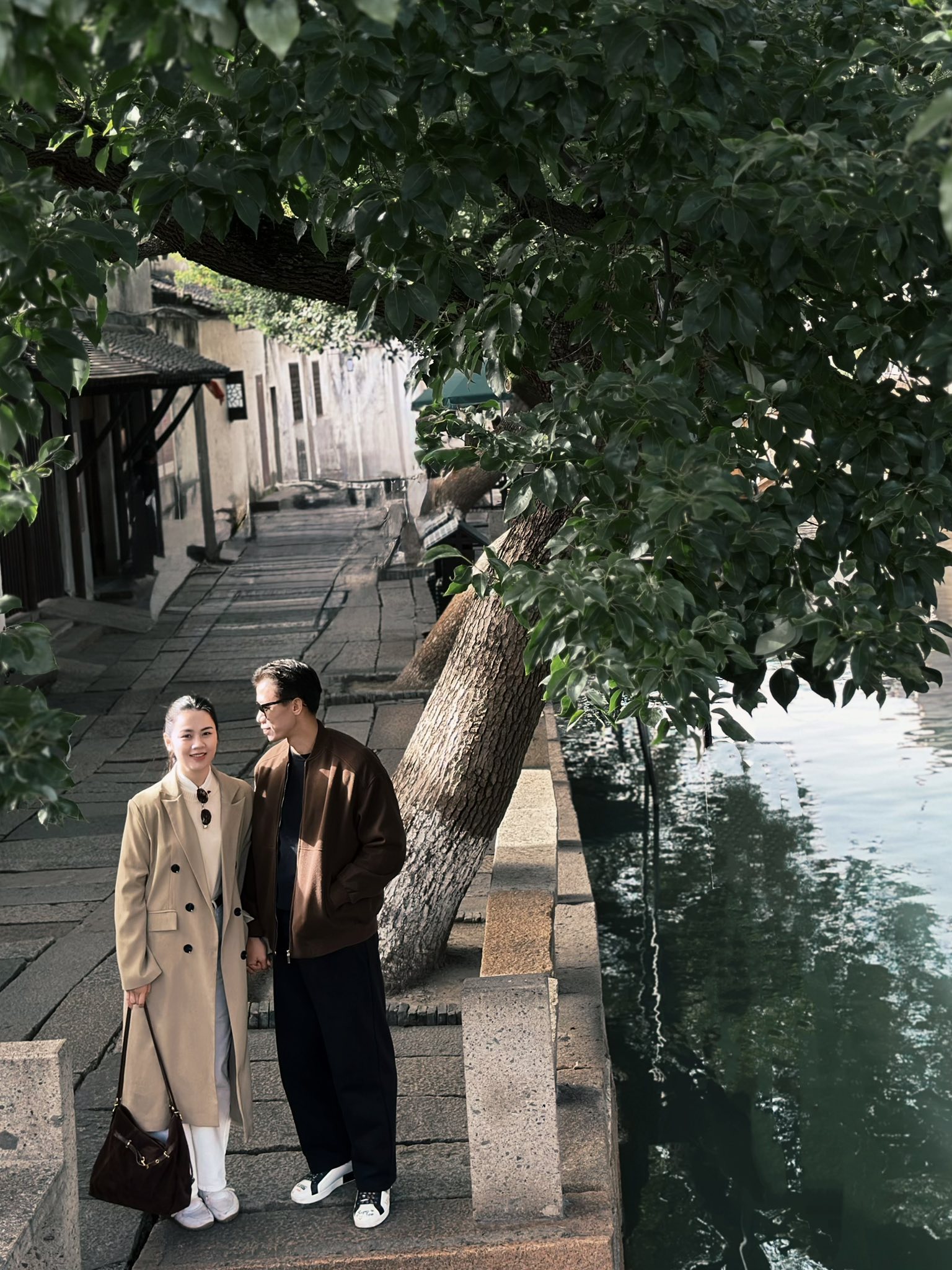 Đội trưởng tuyển Việt Nam đưa Hoa khôi ĐH Vinh đi du lịch mà ngỡ đóng phim ngôn tình, khung hình nào cũng 'điện ảnh' - Ảnh 7.