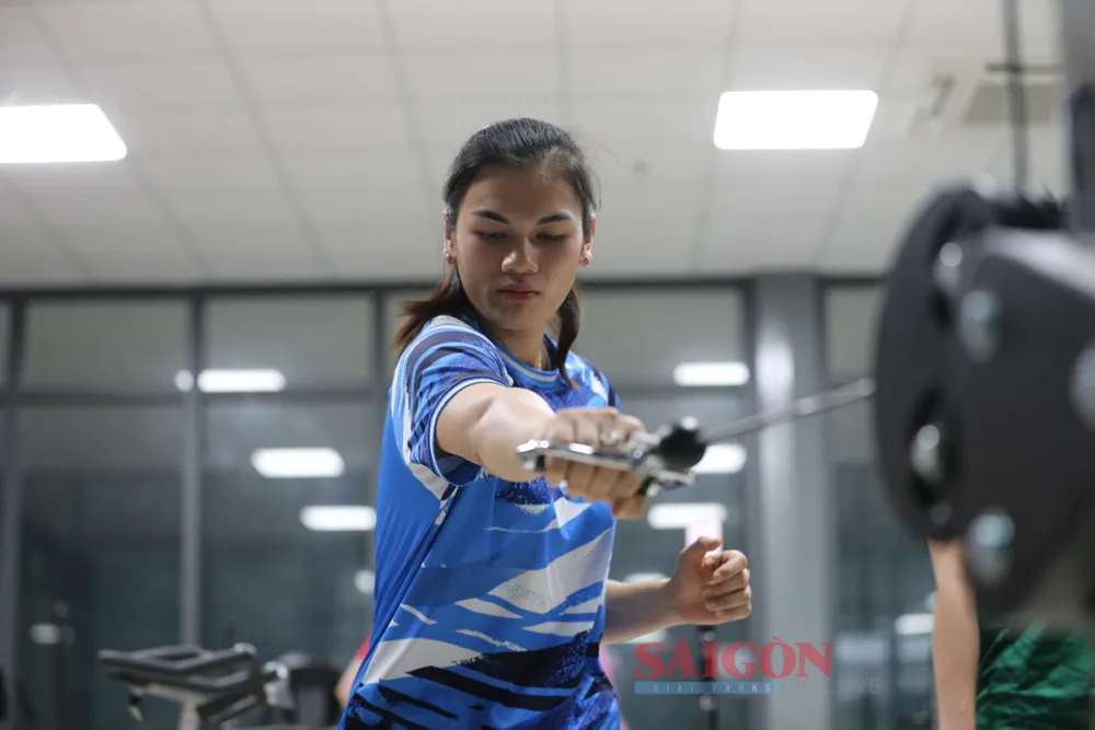 Đội tuyển bóng chuyền nữ Việt Nam tập luyện tại Vĩnh Long