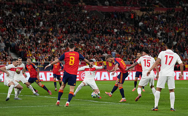 Tây Ban Nha đã để mình tự mãn trước Thổ Nhĩ Kỳ.