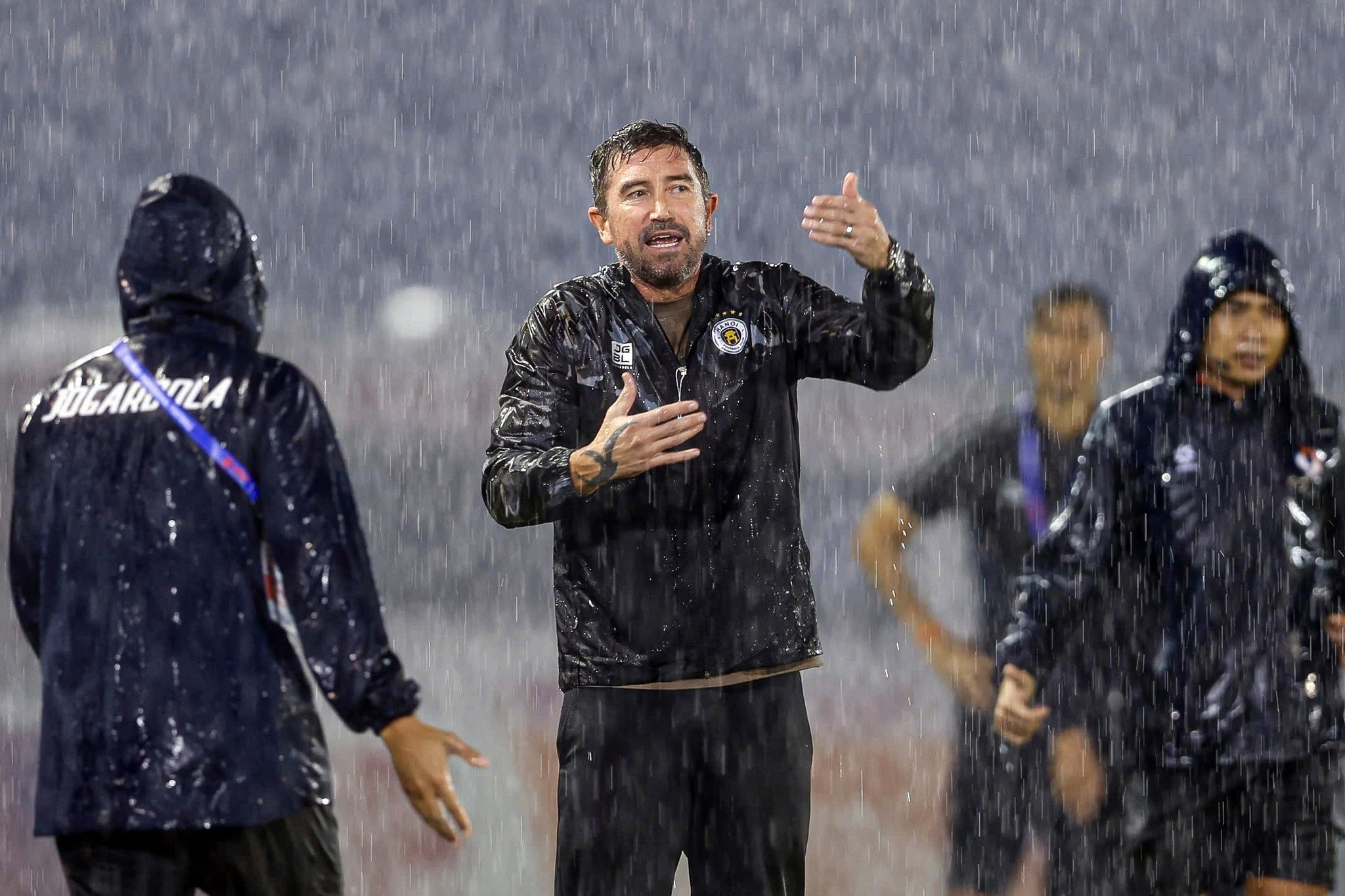 Những nhà vô địch cùng hứng chịu chung nỗi đau - Ảnh 4.