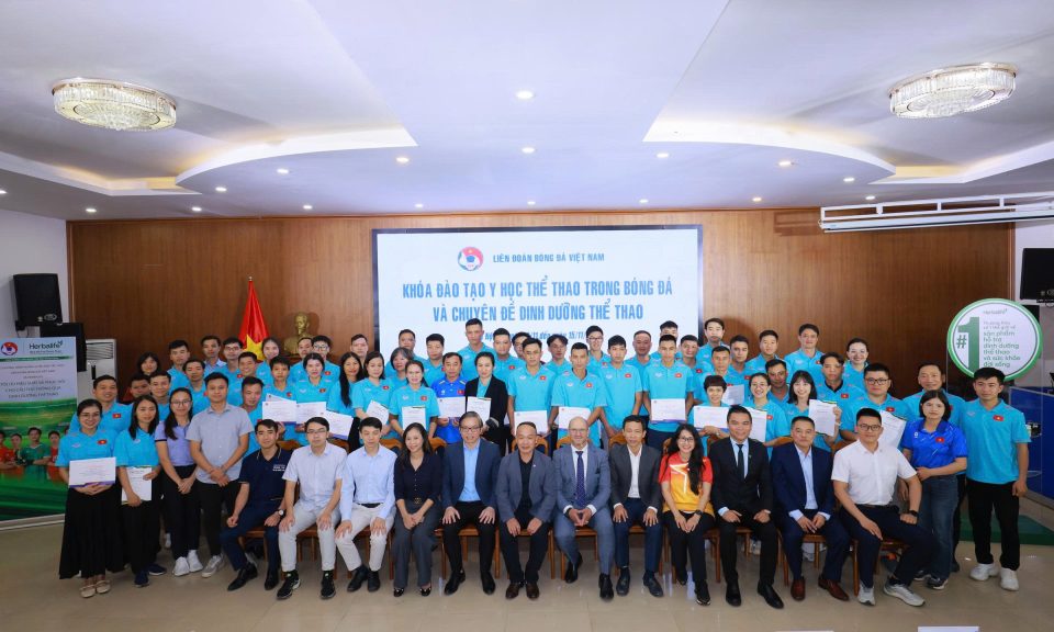 Justin Garcia thi đấu cho đội tuyển quốc gia Trinidad & Tobago Trung vệ Justin Garcia vắng mặt tại SLNA vì tập trung ĐTQG