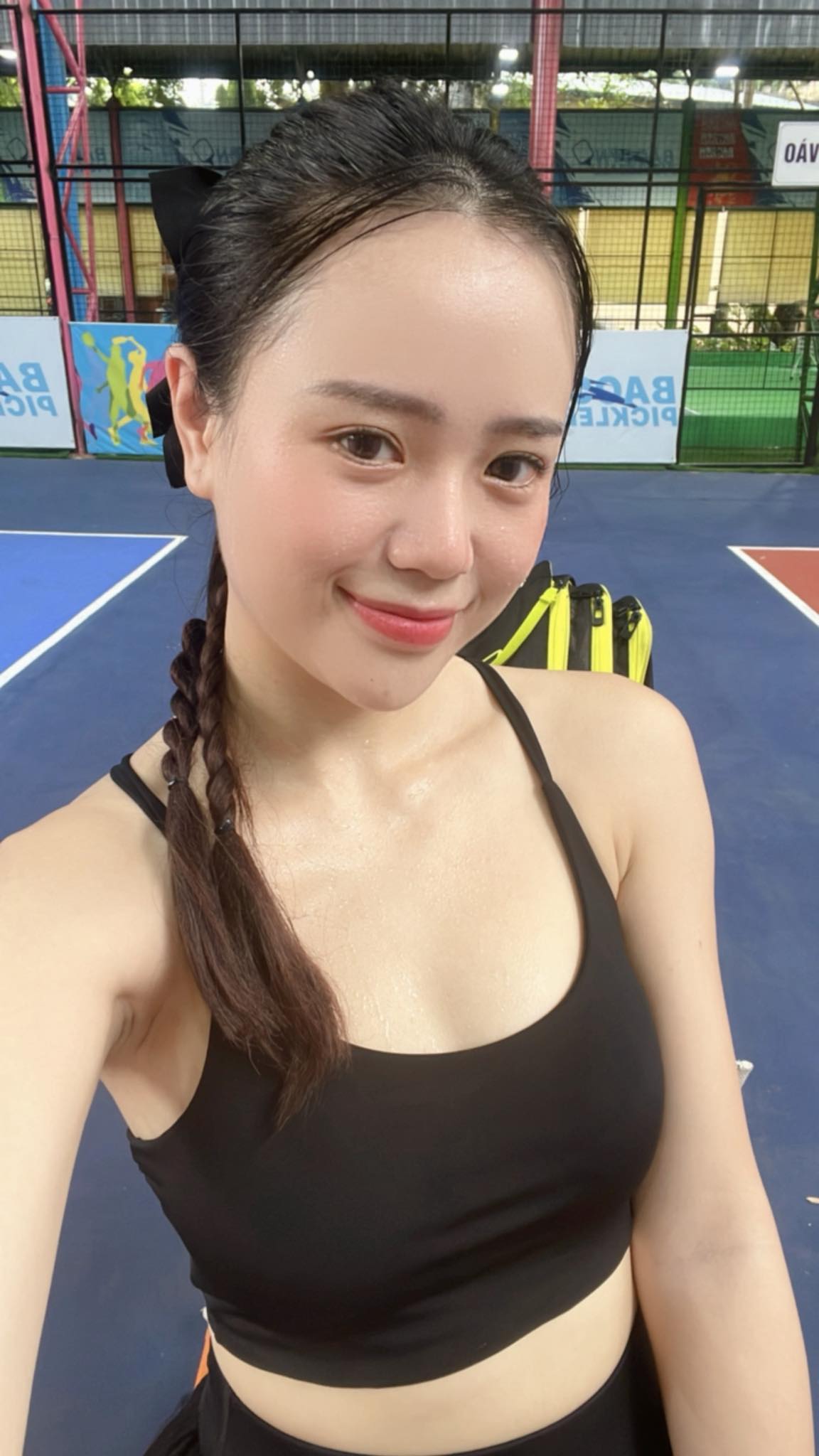 Mai Linh Zuto tập chơi Pickleball