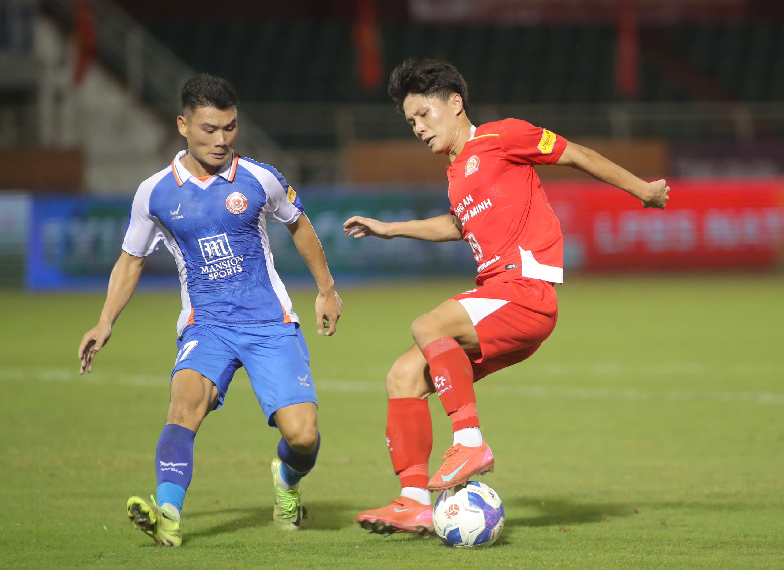 Tiến Linh đối đầu Minh Vương ở tứ kết Cúp Quốc gia 2025/26 - Ảnh 1. Tiến Linh đối đầu Minh Vương ở tứ kết Cúp Quốc gia 2025/26 - Ảnh 1.