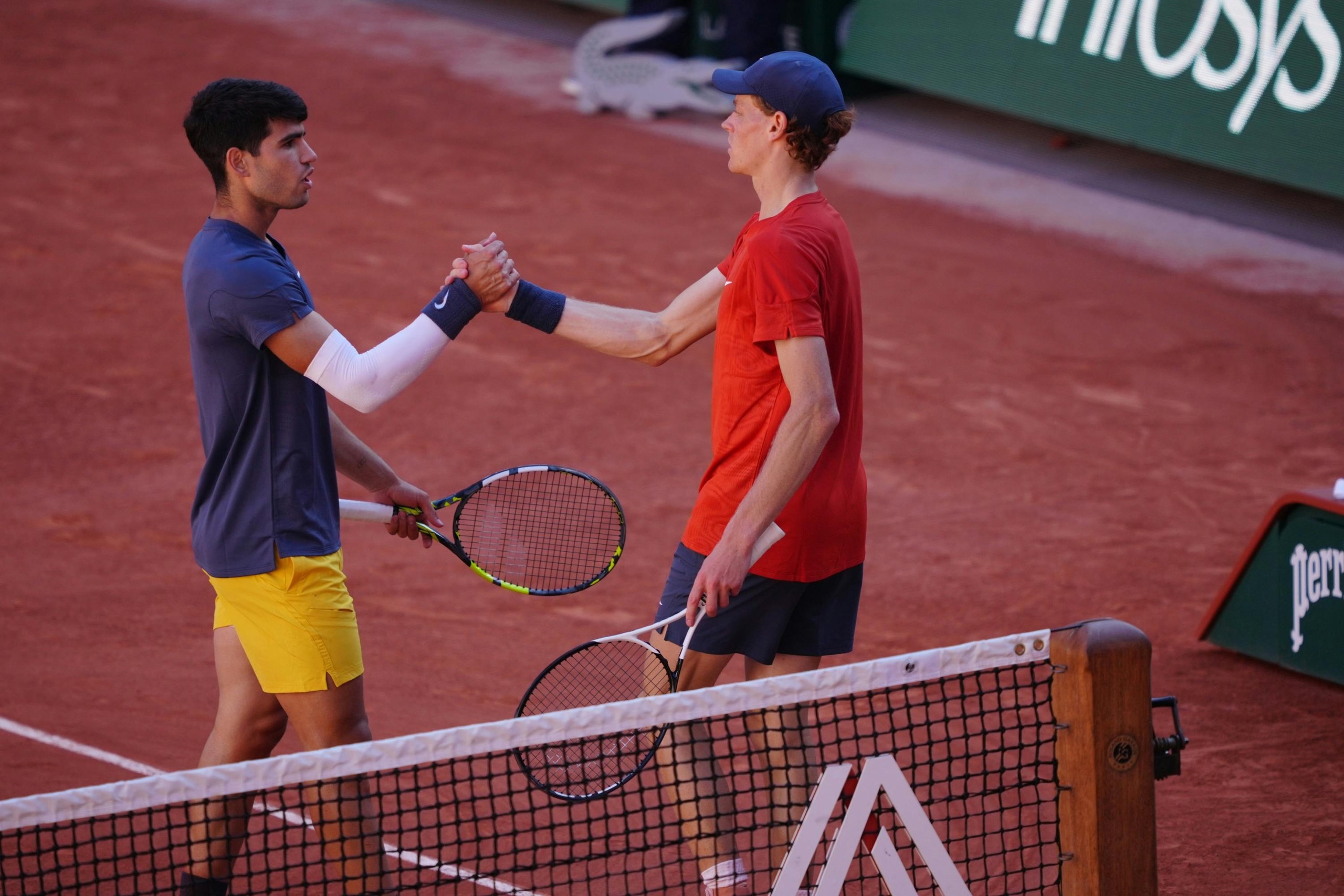 Sinner đã thua Alcaraz cả 3 lần chạm trán năm ngoái, trong đó có bán kết Roland Garros