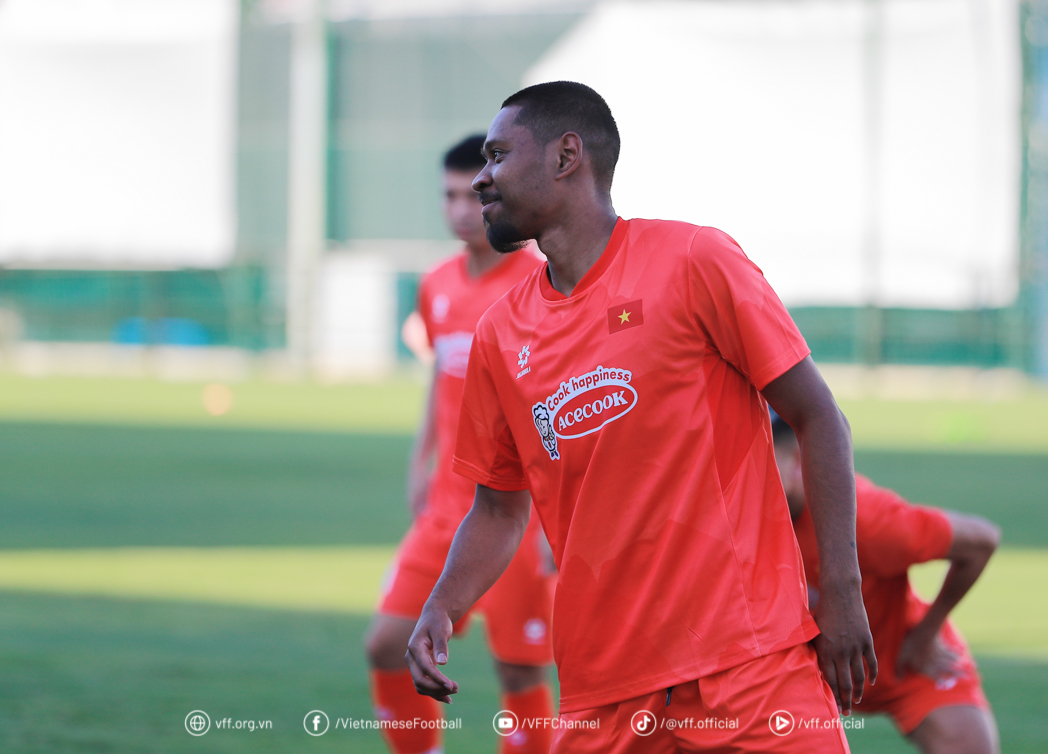 Sự trở lại của Văn Hậu sẽ khiến Quang Vinh chơi nỗ lực, thăng hoa hơn?