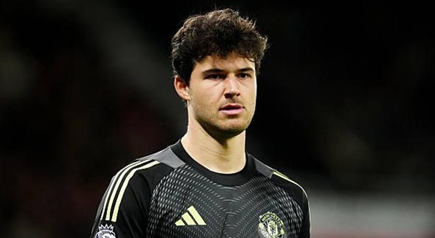 Senne Lammens đang chơi tương đối tốt tại Manchester United. Senne Lammens chơi ổn định cho Manchester United