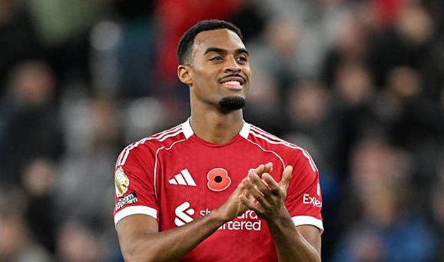 Ryan Gravenberch trong trận gặp Aston Villa