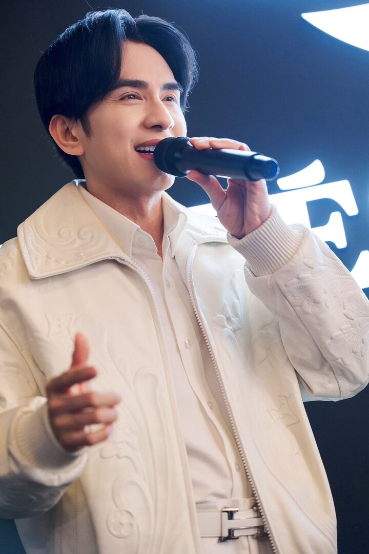 Đan Trường tuổi U50: Sức khoẻ và tình yêu đều gặp vấn đề, chỉ có nhan sắc trường tồn với thời gian- Ảnh 2. Thời kỳ đỉnh cao nhận show khắp nơi