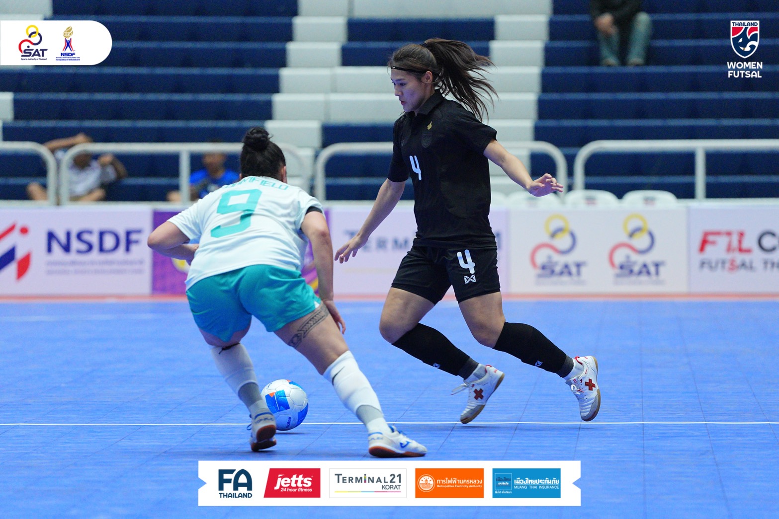 Tuyển Thái Lan chơi khá ấn tượng trước New Zealand.