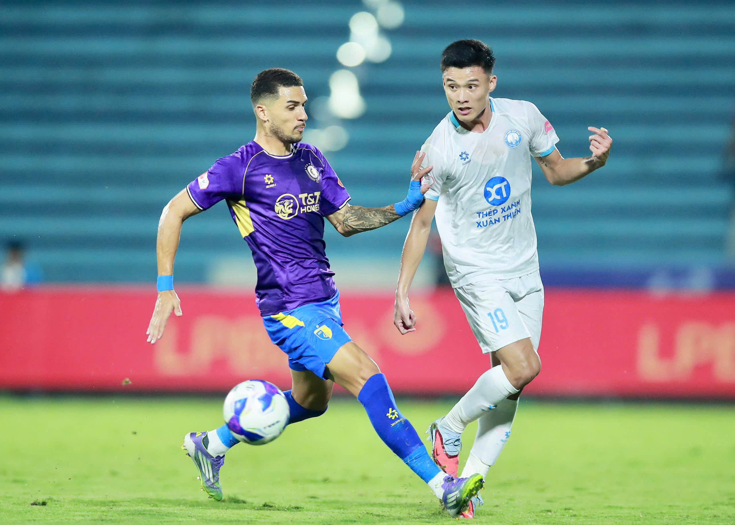 Hoàng Hên chờ đủ điều kiện khoác áo đội tuyển Việt Nam