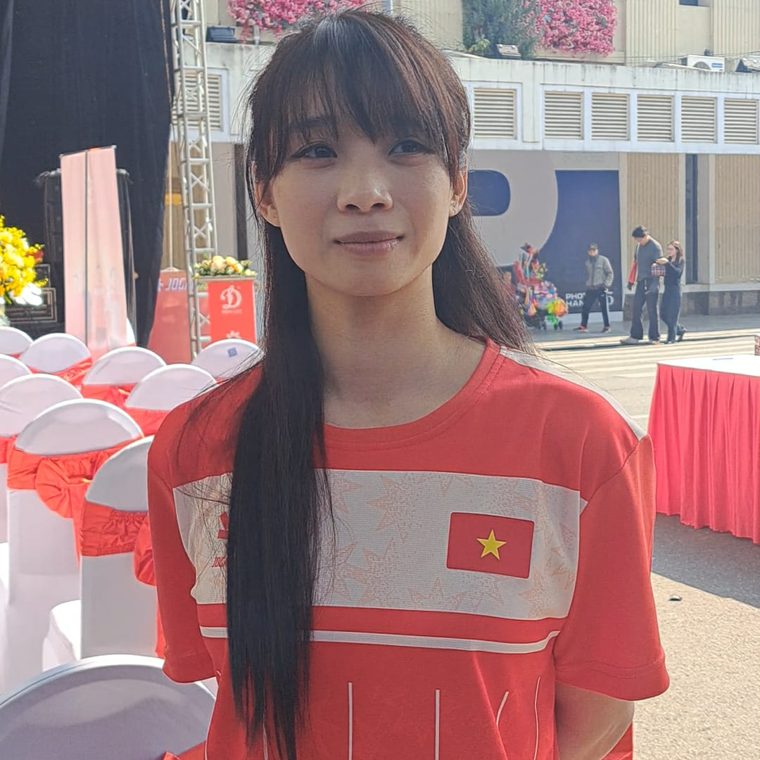 Dương Thúy Vi mặc trang phục chính thức SEA Games 33