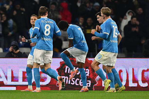 David Neres ghi bàn cho Napoli