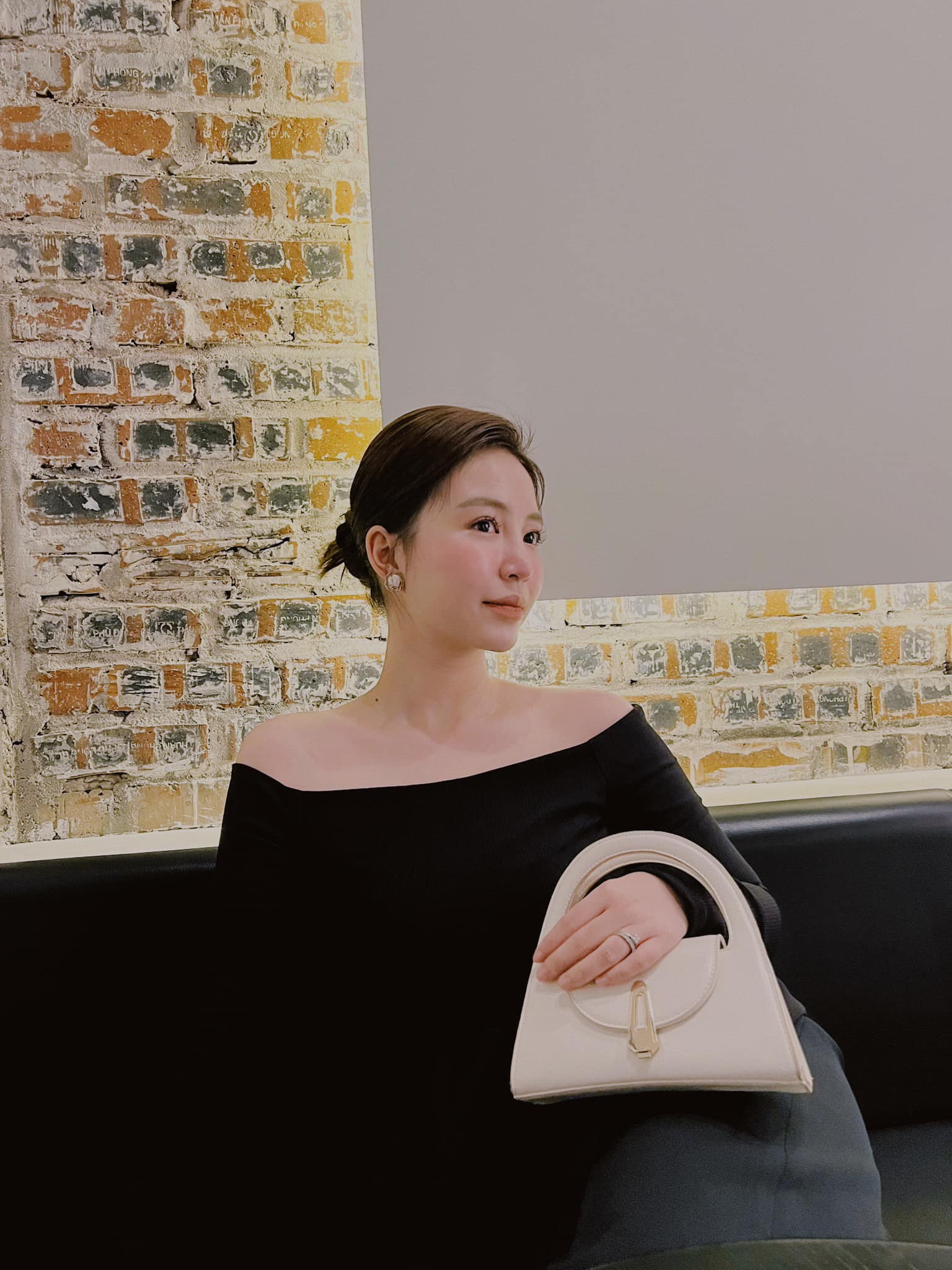 Hot girl đình đám Hà thành chăm khoe vòng 1 tràn viền hậu trùng tu nhan sắc sau sinh - 11