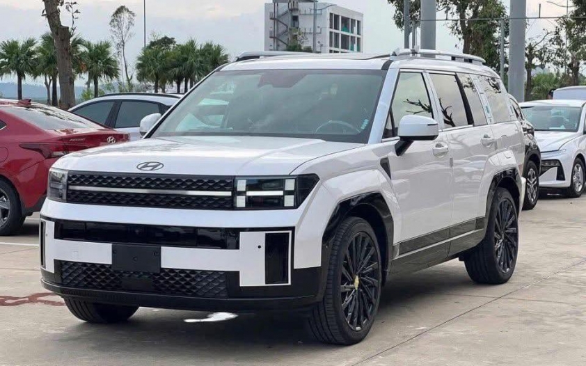 Hyundai Santa Fe Hybrid 2025 lộ diện tại Việt Nam, dự kiến trình làng vào cuối năm? Hyundai Santa Fe Hybrid phiên bản mới chạy thử tại Việt Nam