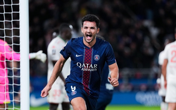 Bàn thắng quý giá của Ramos mang về chiến thắng cho PSG