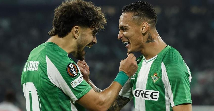 Abde và Antony là mối nguy hiểm cho bất cứ đội bóng nào. Abde và Antony là mối nguy hiểm cho bất cứ đội bóng nào.