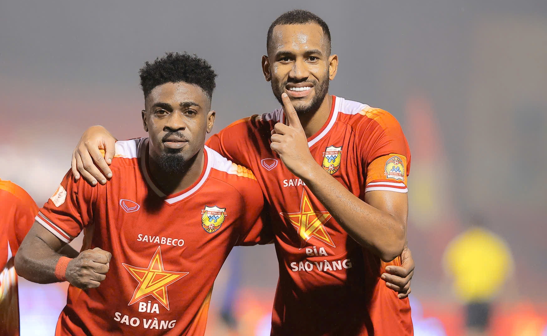 Sao trẻ Hoàng Anh Gia Lai mắc lỗi penalty V-League