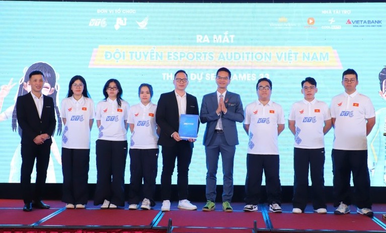 Ban huấn luyện và các VĐV đội tuyển Esports Audition Việt Nam dự SEA Games 33 Đội tuyển Audition Việt Nam tại lễ xuất quân SEA Games 33
