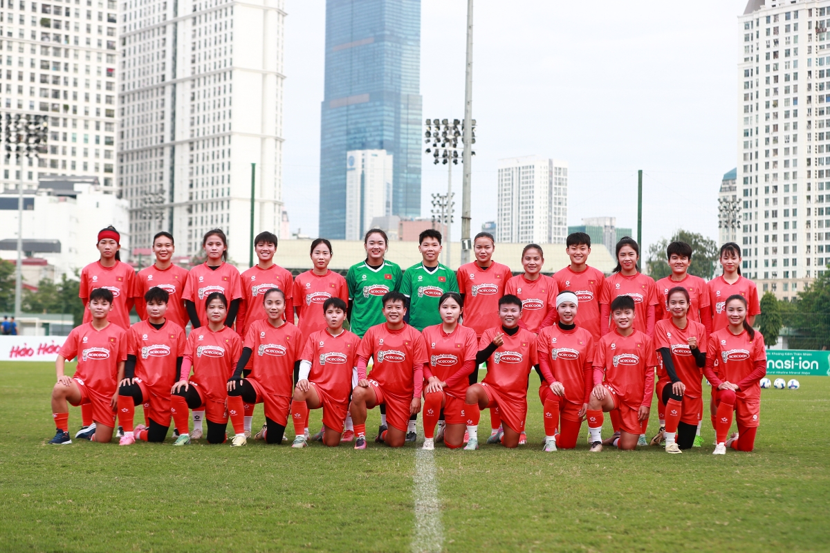 ĐT nữ Việt Nam tập luyện chuẩn bị SEA Games