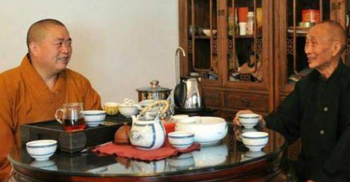 Thích Vĩnh Tín cùng Hác Thích Trai