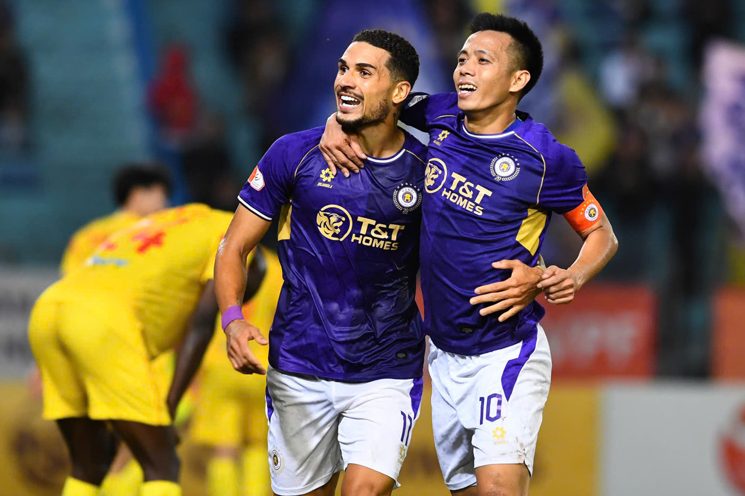 Hoàng Hên cứa lòng đẹp mắt