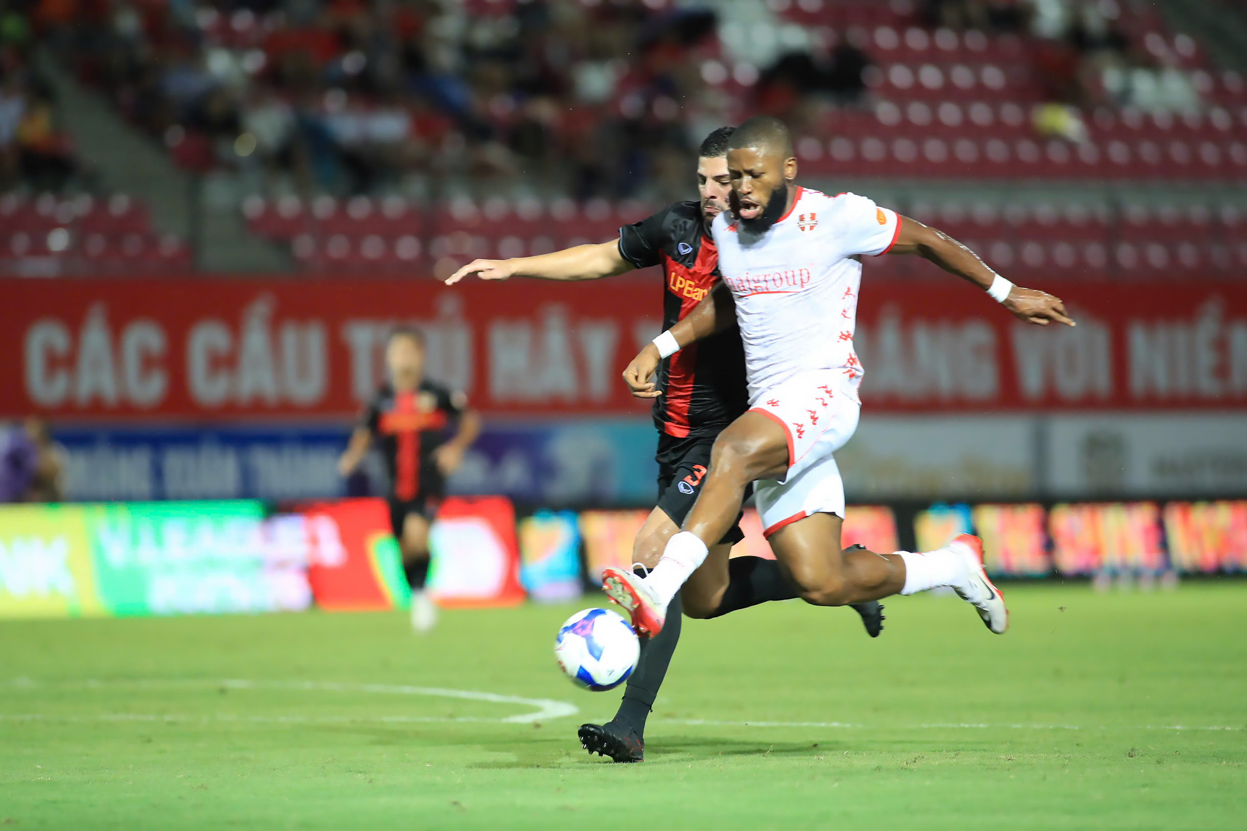 Tiến Linh và nhiệm vụ gian nan trước hiện tượng Hải Phòng