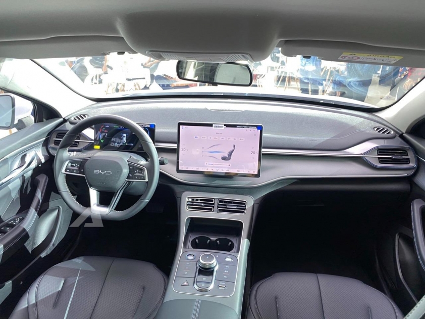 Khoang lái BYD Seal 5 DM-i
