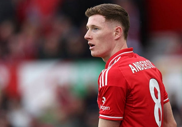 Anderson đang là trụ cột của Nottingham Forest. Anderson đang là trụ cột của Nottingham Forest.