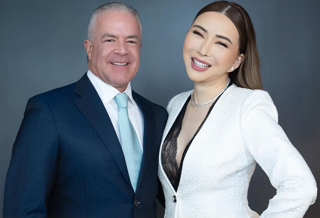 Anne Jakrajutatip ký hợp đồng bán cổ phần Miss Universe