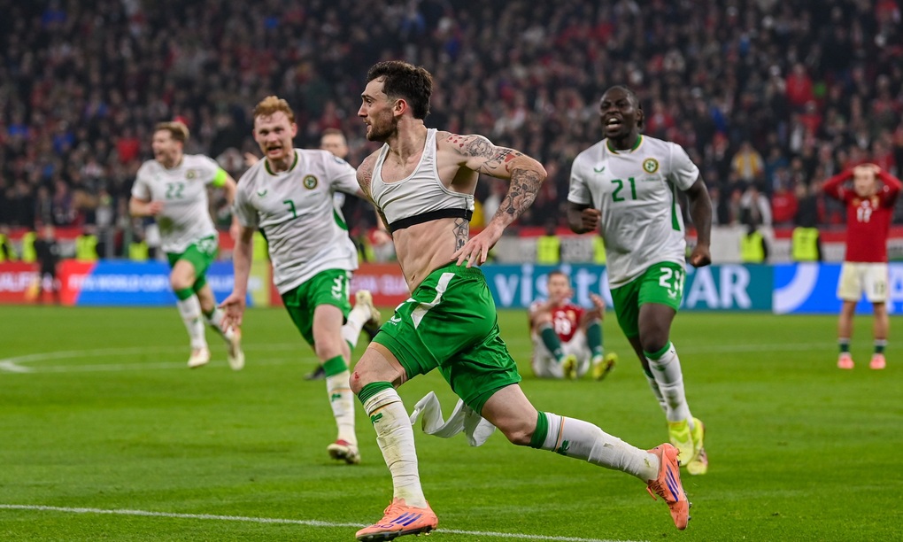 Người hùng gây sốt của Ireland thăng hoa nhờ bạn gái “siêu vòng 1 Người hùng gây sốt của Ireland thăng hoa nhờ bạn gái “siêu vòng 1