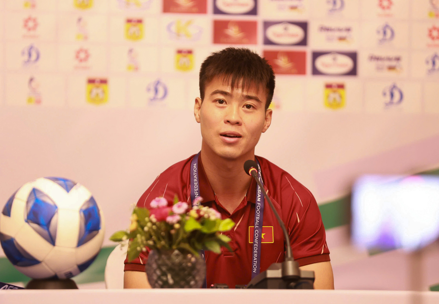 HLV Kim Sang Sik: ‘Xuân Son có thể ra sân và ghi bàn cho đội tuyển Việt Nam’ - Ảnh 2.