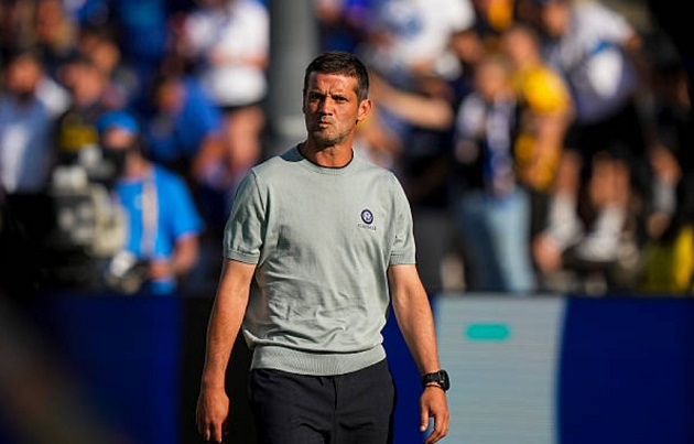 Cristian Chivu trên băng ghế huấn luyện