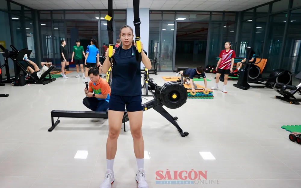 Đội tuyển bóng chuyền nữ tích cực chạy bền tại Vĩnh Long