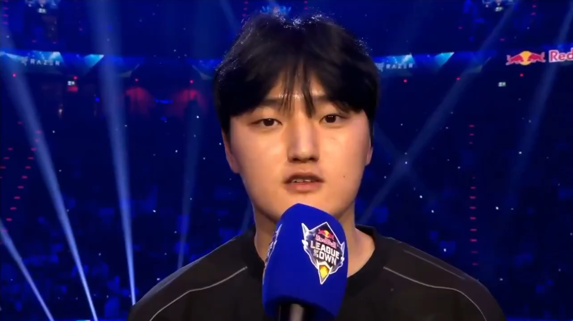 Tân binh Peyz trả lời phỏng vấn khi nhắc về Gumayusi.